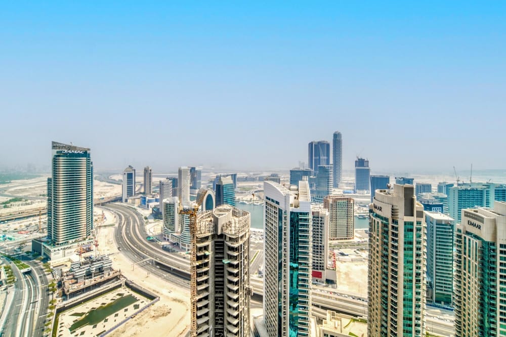 City Lights and Luxury Living Close to Dubai Mall