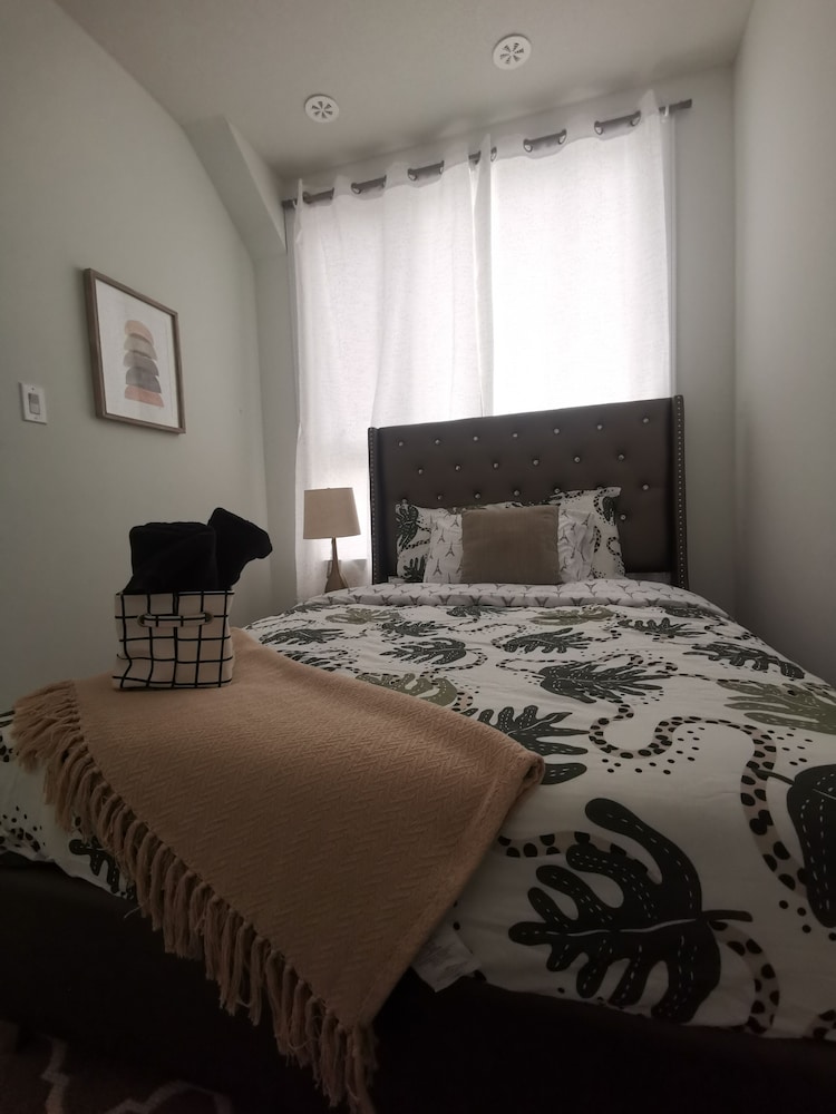 Barrie Comfort Lodging