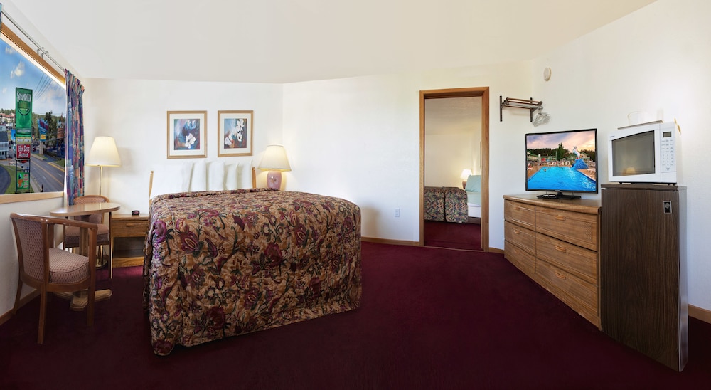 Shamrock Motel