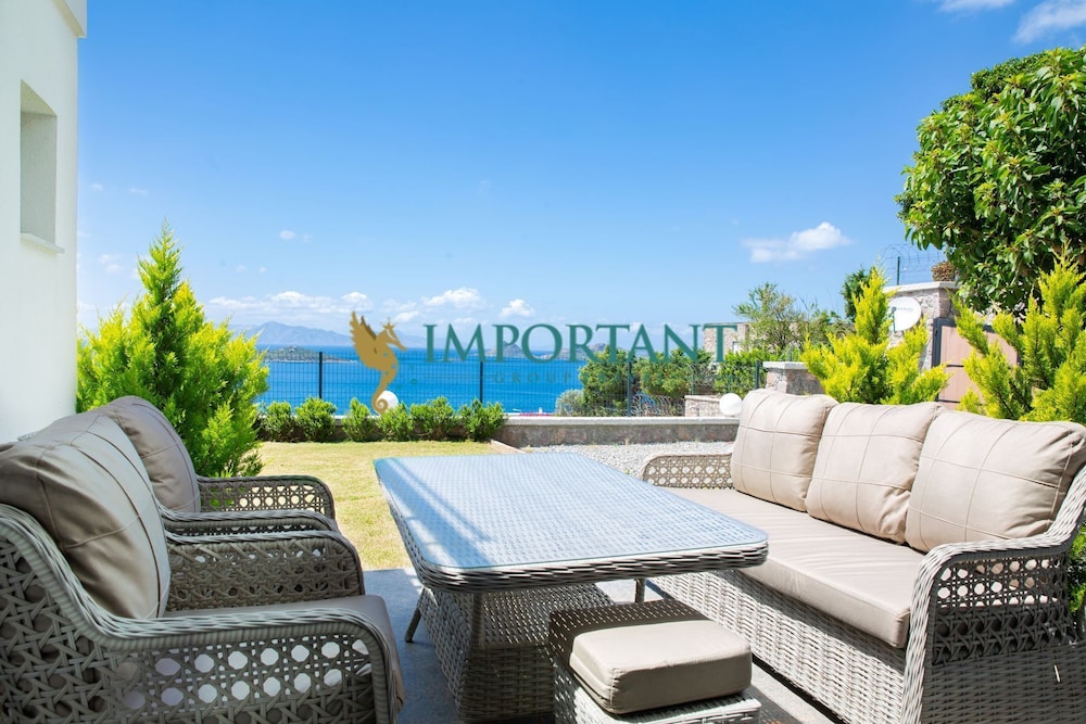 İmportantTravel BD4123 5Bedroomed Villa