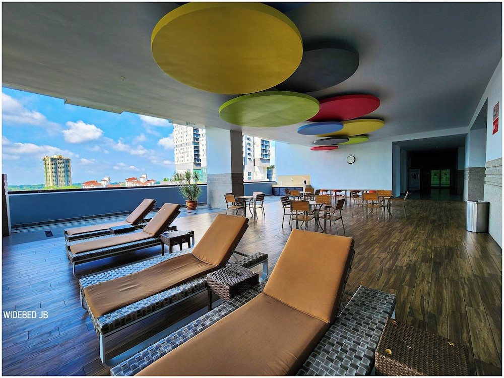 Twin Galaxy Residences by Widebed JB