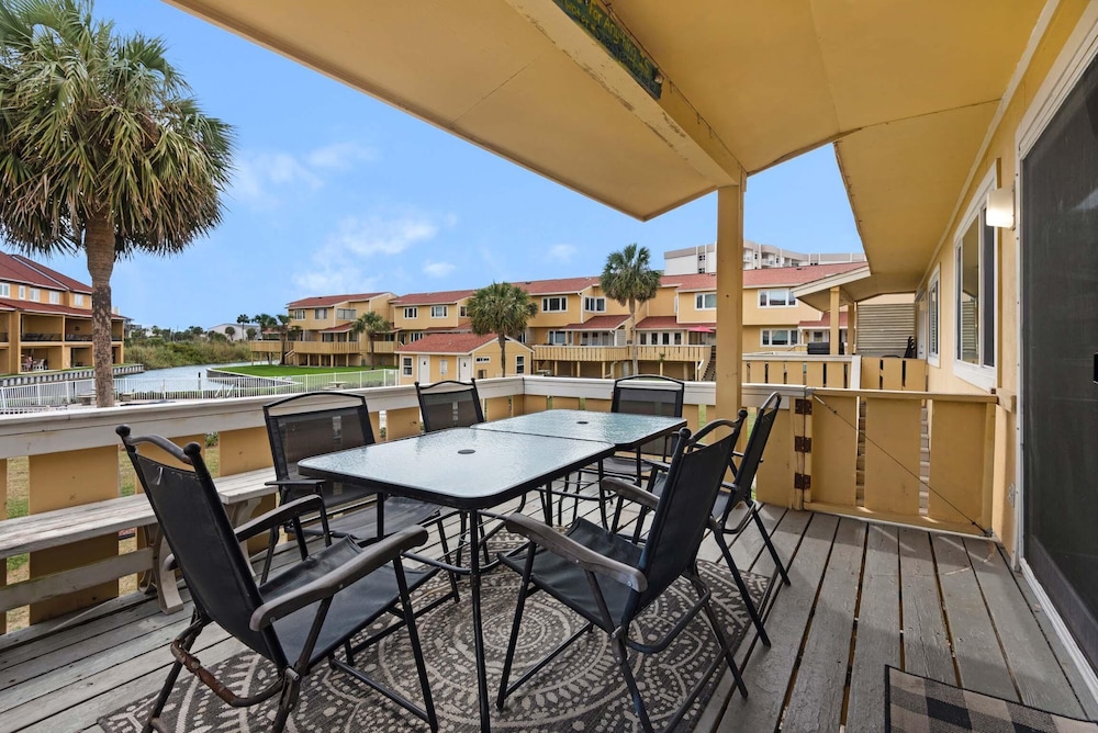 Regency Cabanas D3