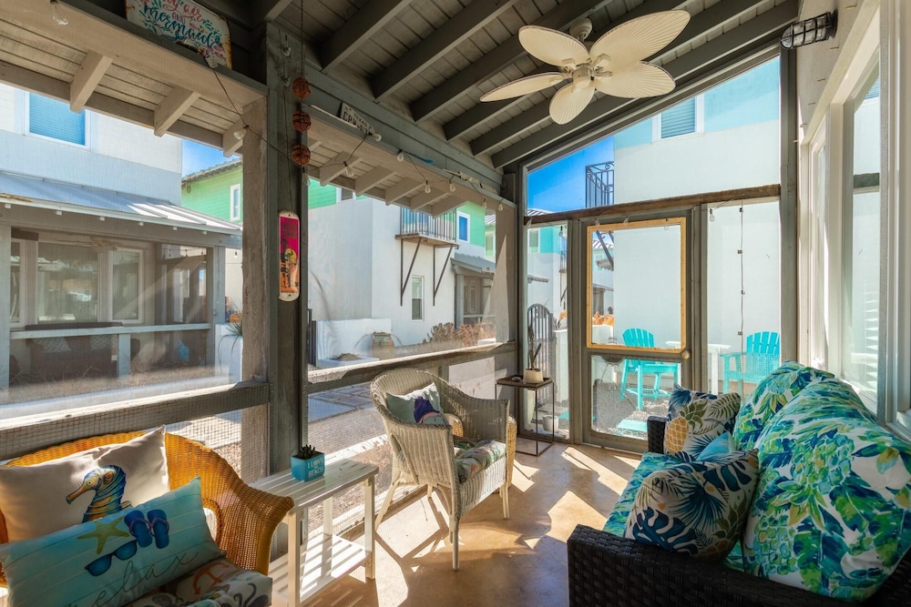 The Mermaid Inn - 4BR in Heart of Downtown Port A view 5
