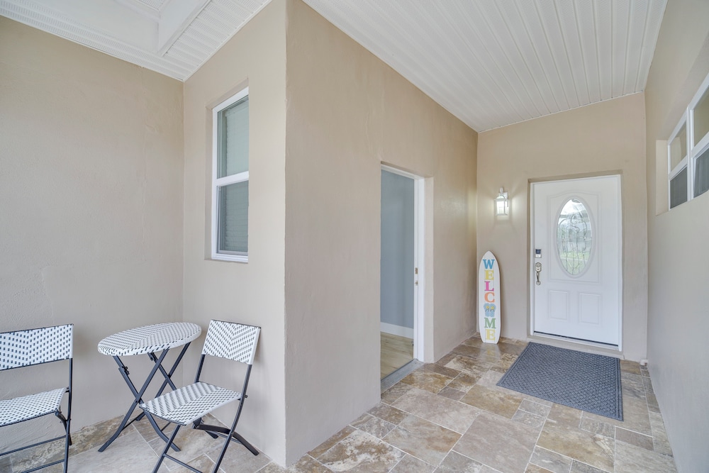 5 Mi to Beaches: Melbourne Duplex w/ Pool!
