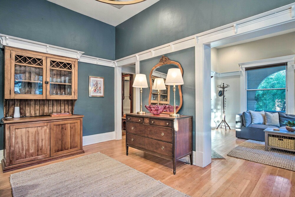 Stunning Tucson Retreat in Armory Park! view 5