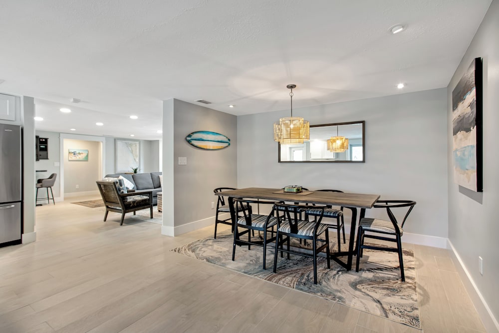 Luxury Pool Retreat near Siesta Key
