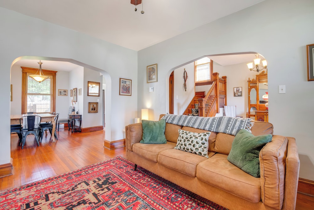 2 Mi to Steamtown Nhs: Family Home w/ Backyard!