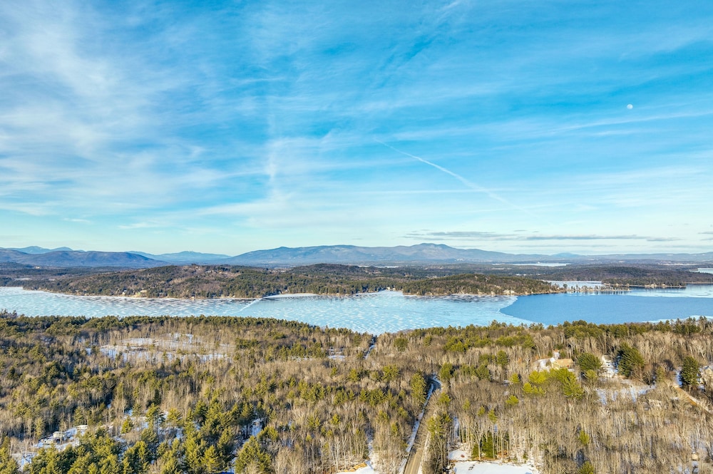 Cozy Laconia Cabin, Close to Winnipesaukee Pier!
