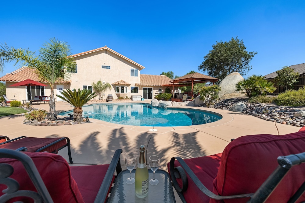 Chardonnay Charm by Avantstay Luxe Group Retreat w Pool Mins to Wineries