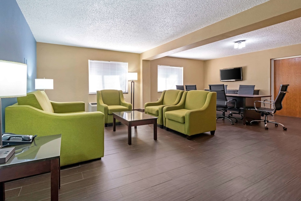 Lexington Vacations - Clarion Hotel Conference Center - North - Property Image 29