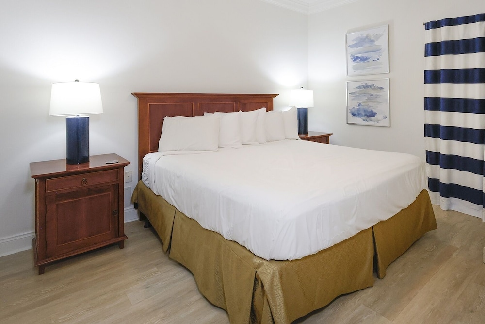 Phoenix Vi 61507 1 Bedroom Condo