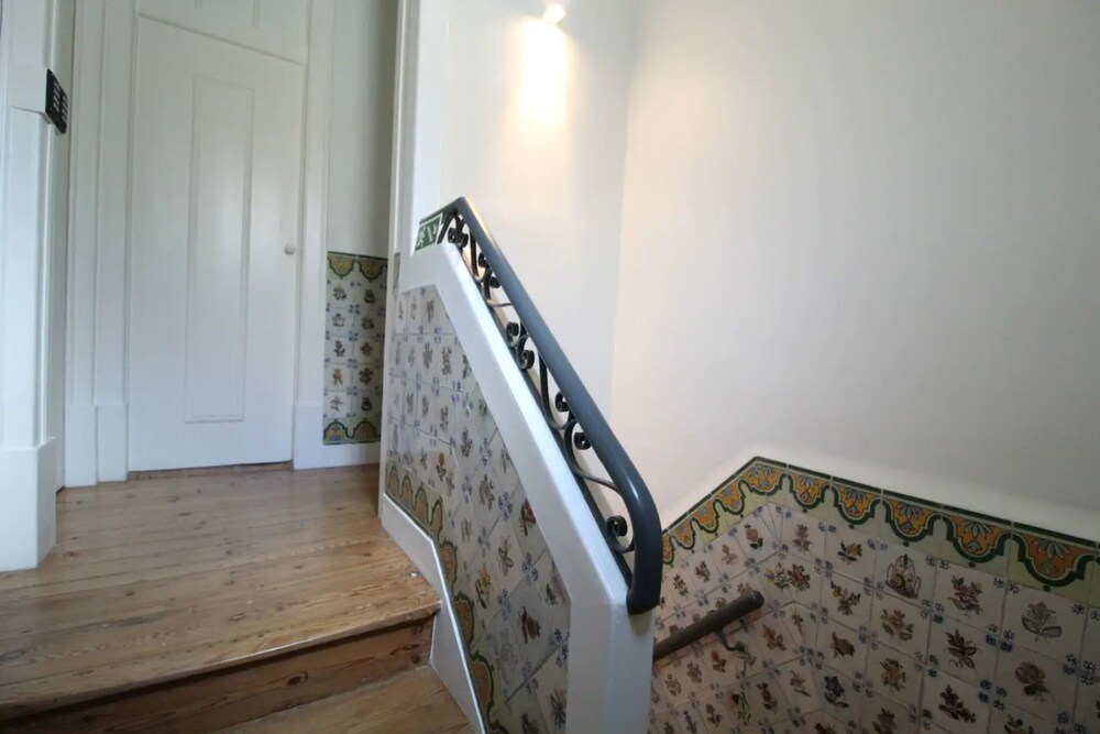 Bright 1 Bedroom With Lovely Balcony in Lisbon view 4