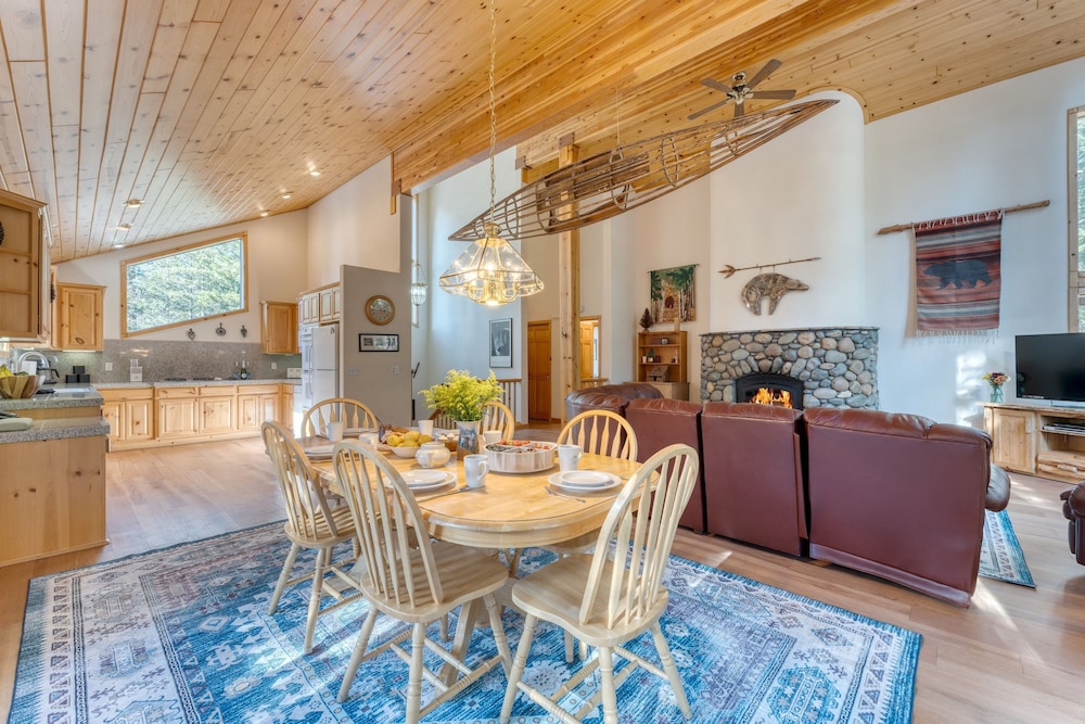 Hansel by Avantstay Pool Table 5mins to Skiing