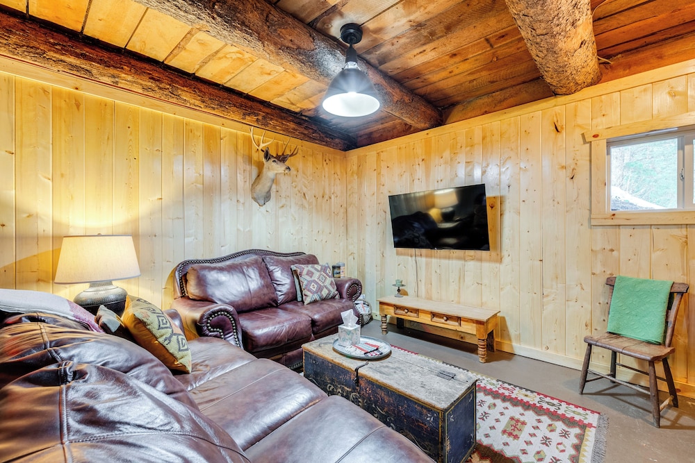 ~ 13 Mi to Main St: Park City Cabin w/ Mtn Views!