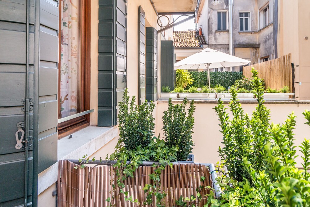 Camelia Home Suite en Treviso — balance & terrace