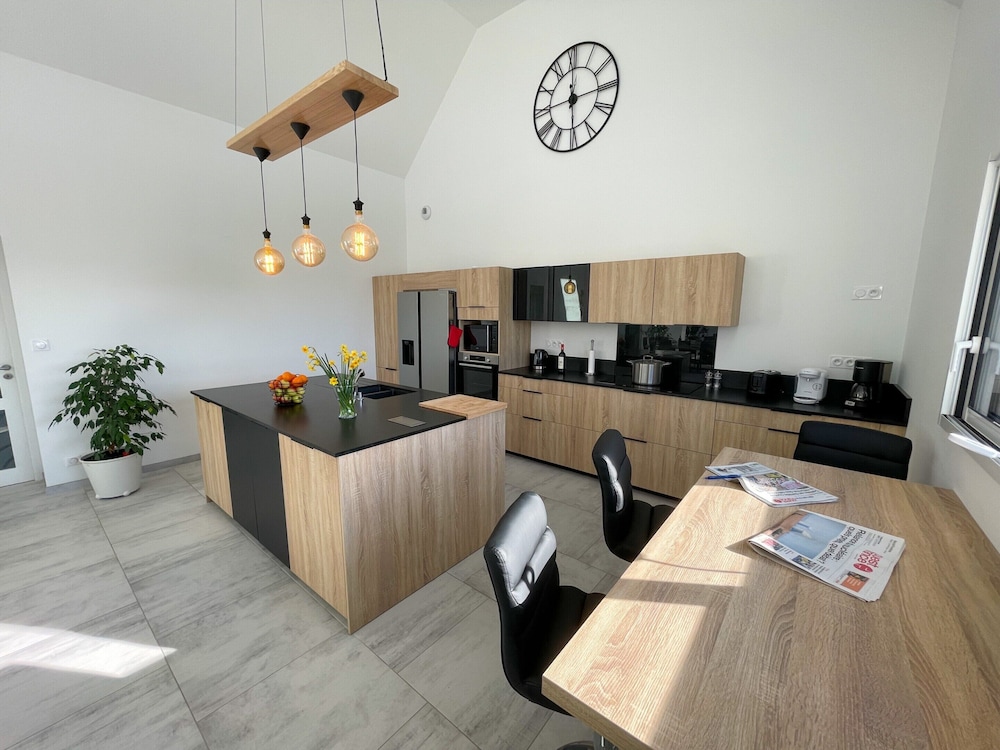 House in Ploudalmezeau With Heated Pool & Beaches