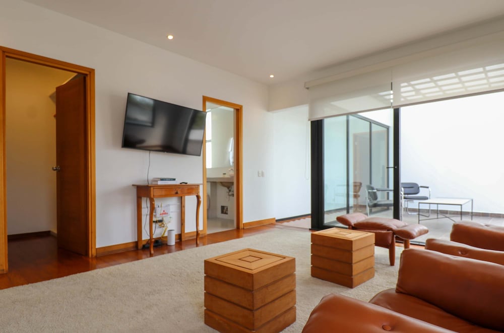 w Radiant 2BR w Modern Terrace in Miraflores