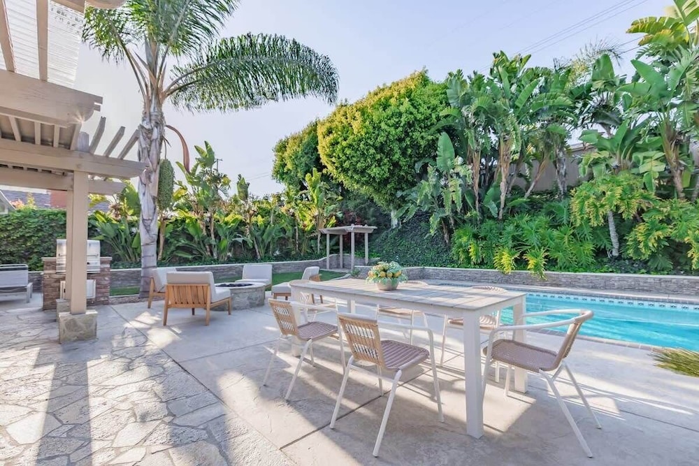 @ Marbella Lane - Serene Ranch Style Home W/pool