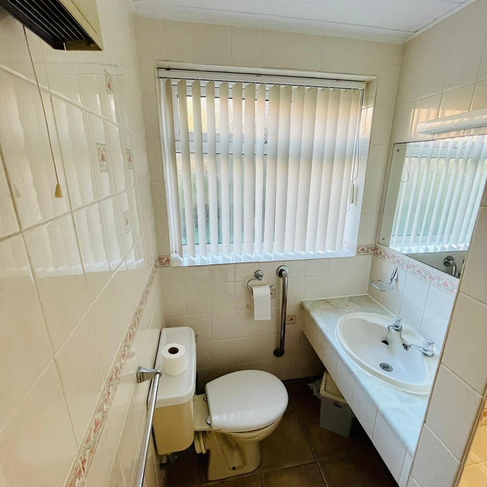 Lyndene Holiday Apartments