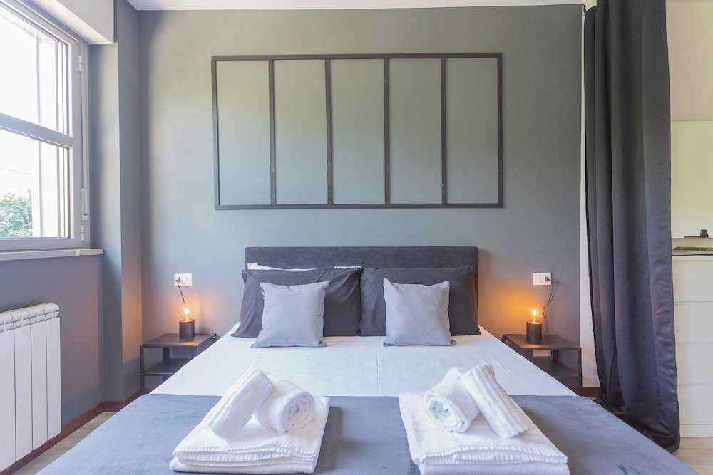 Black Loft Como by Rent all Como