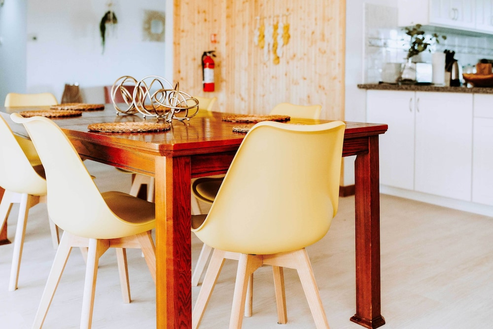 Chic Joshua Tree Pad w/ Mountain Views  Hot Tub - Property Image 34