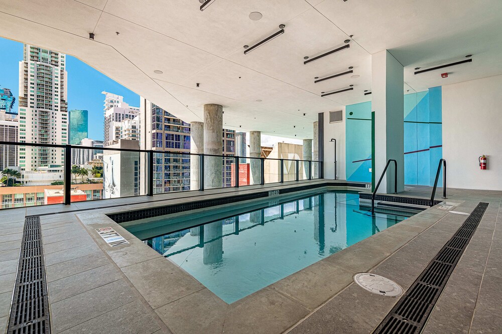 Spacious King Studio at Downtown Miami