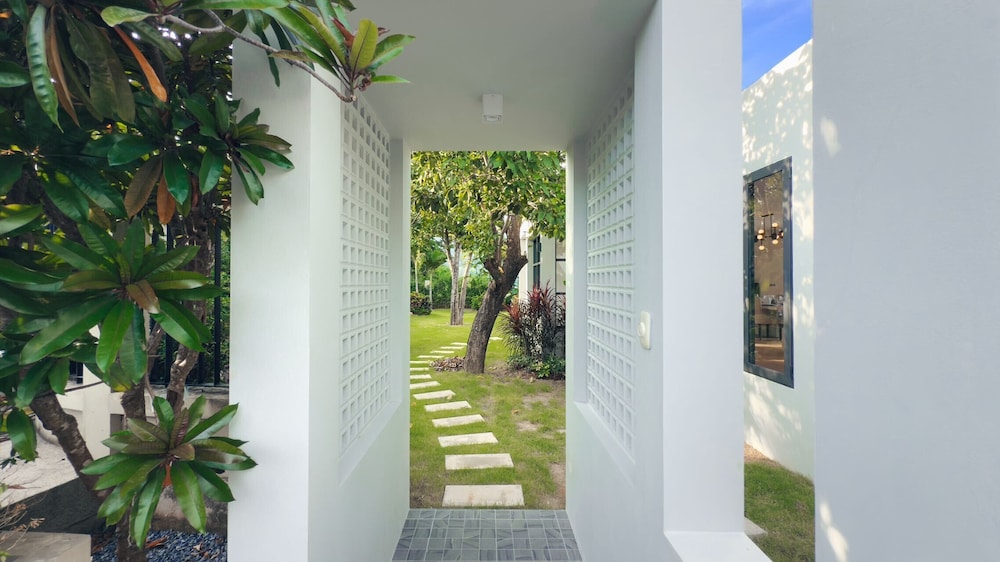 The Salin Seaview Villas