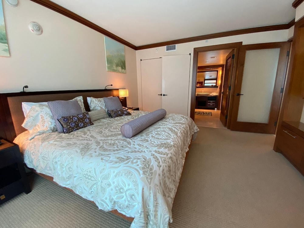 Carillon Miami Beach Private Suites