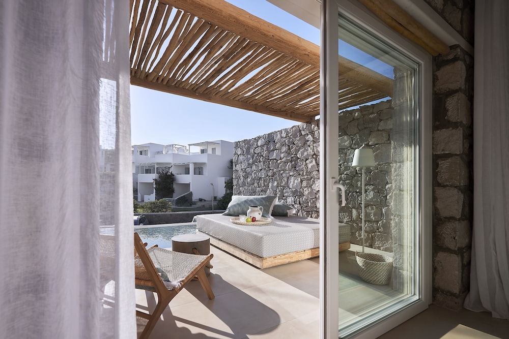 Artemis Seaside Resort
