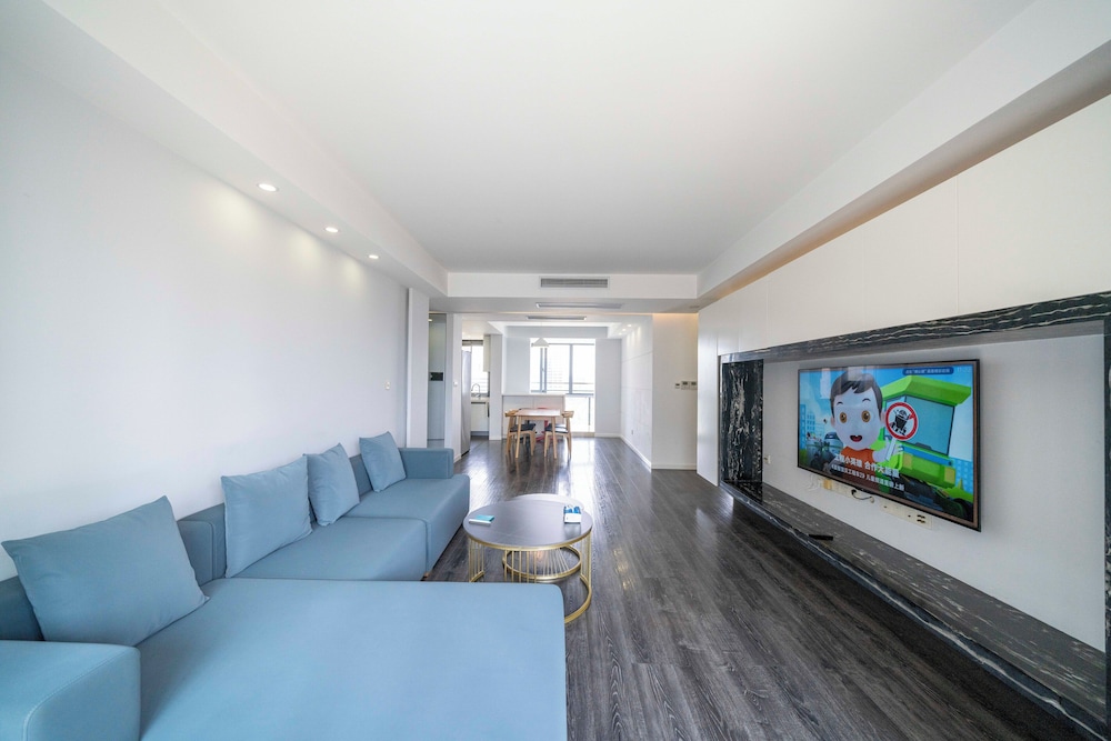 Tyms Luxury 3BR 2BA APT Riverside