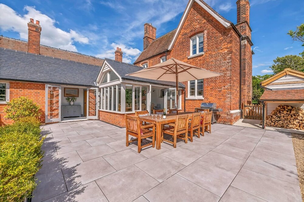 Luxury Home With Large Garden - The School House view 2