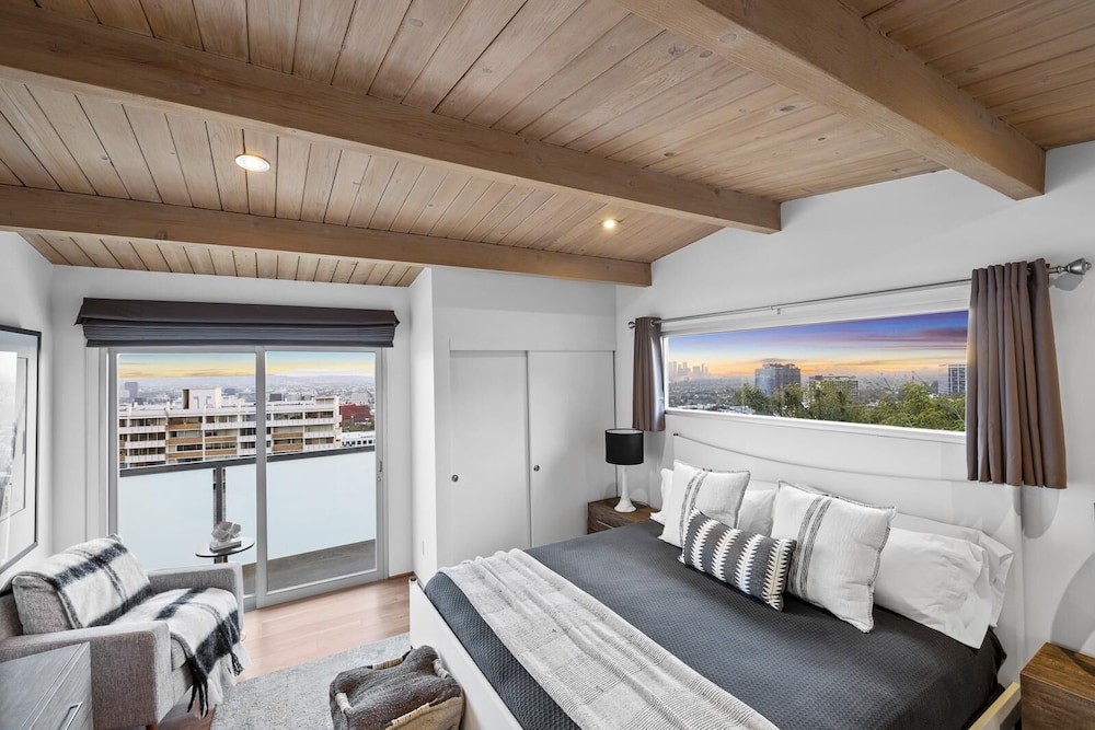 Belle Horizon - Modern Villa With Expansive Balcony and Views