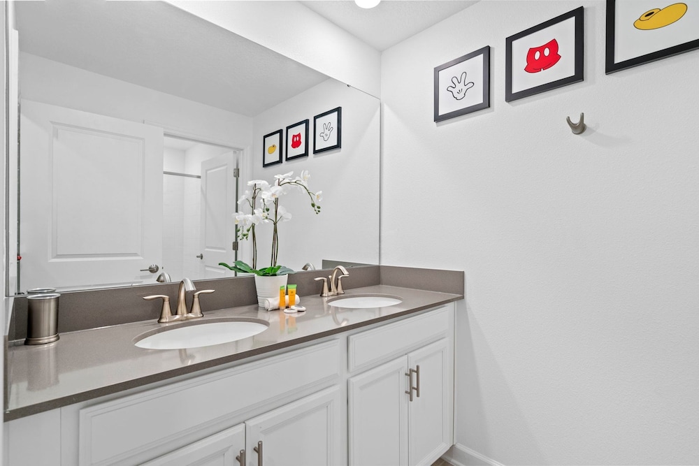 Magical Themed Home With Pool in Top Resort