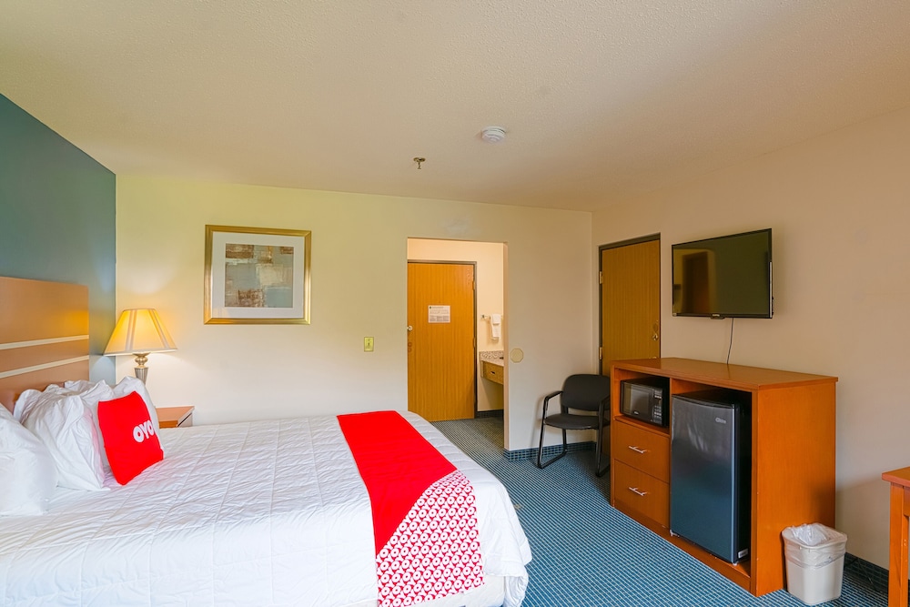 OYO Hotel Redwood Falls near Jackpot Casino