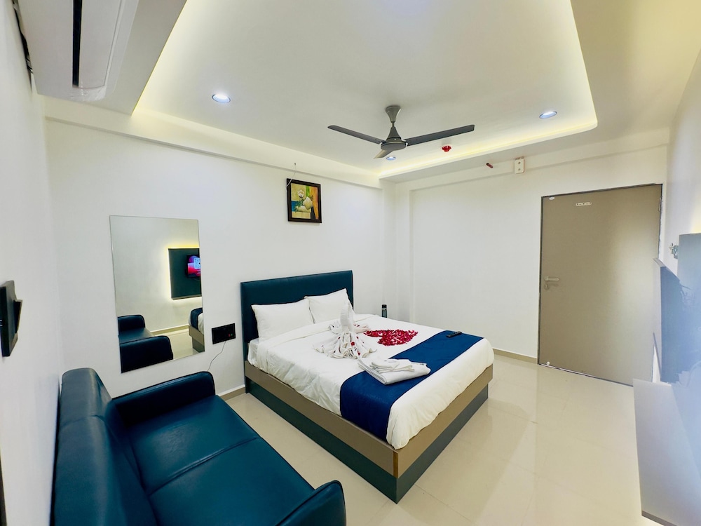 Hotel Soya - Best Hotel AC Rooms Surat