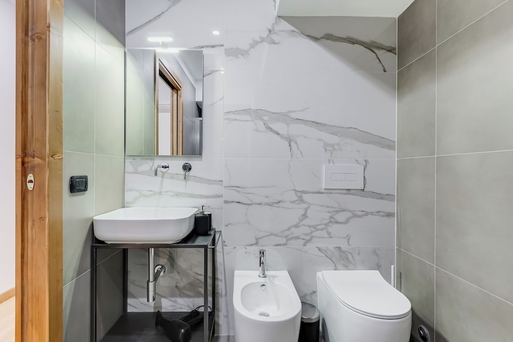 3-Bedroom Home Near Trastevere Station