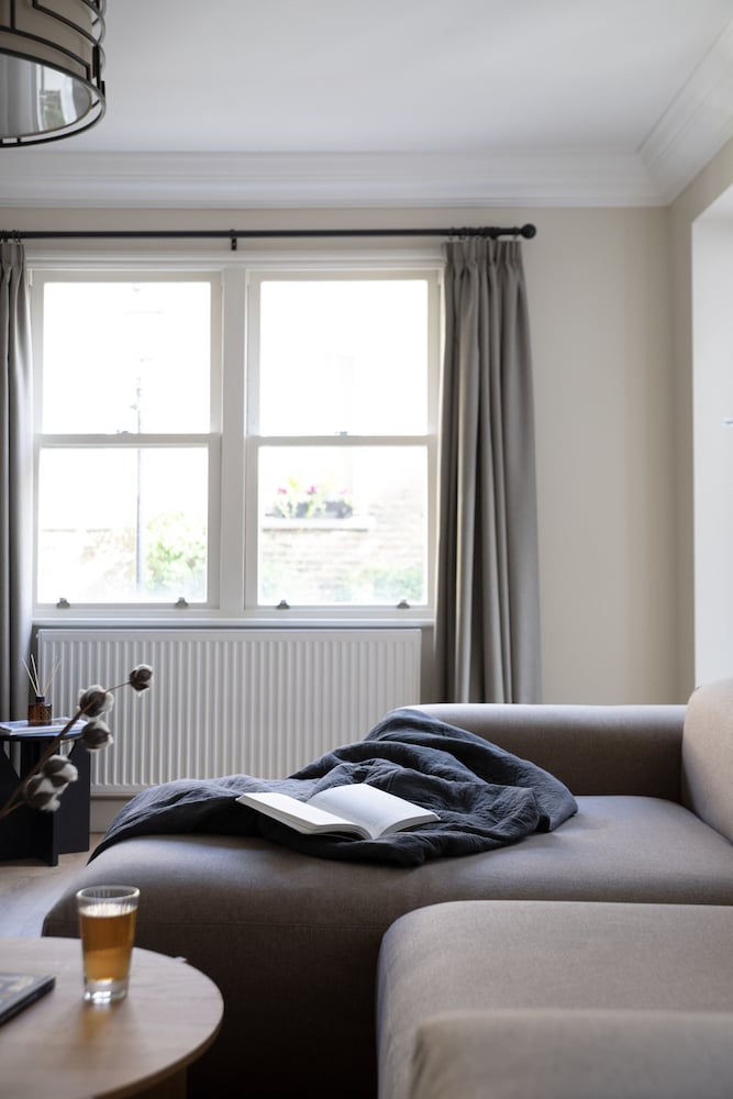Gulaid House Knightsbridge by Bob W London