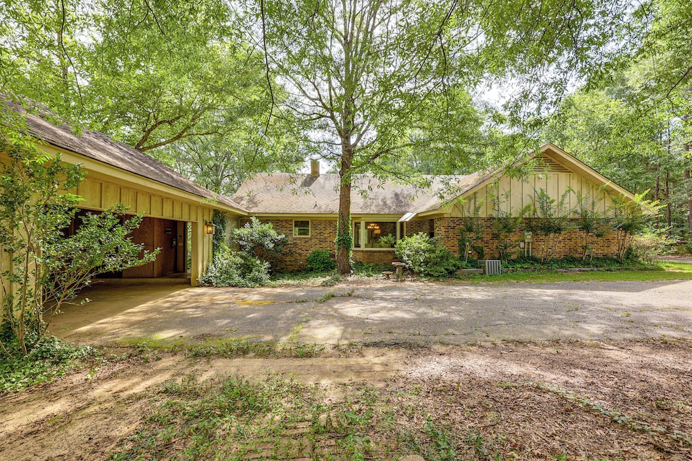 Waterfront Home w/ Playground Near Degray & Caddo!