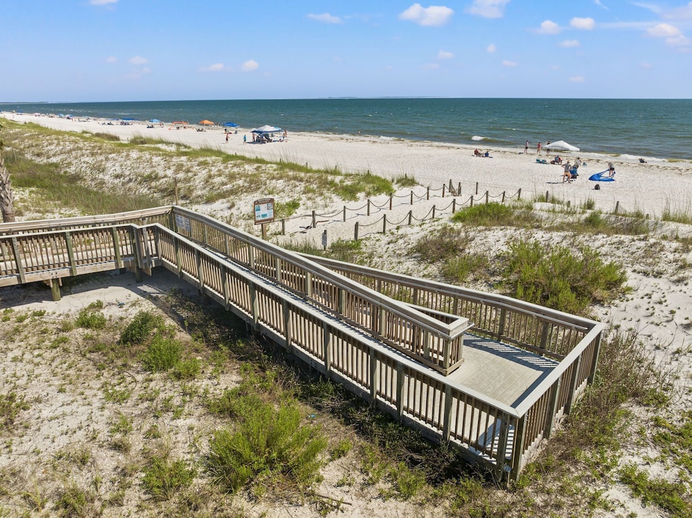 Beach House - C Shucker by PHG