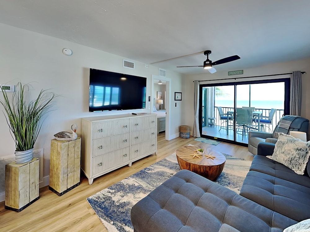 Seaside 3 by Distinctive Beach Rentals