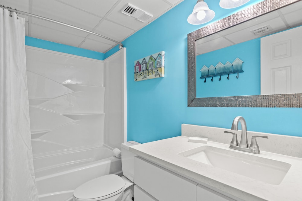 Watercrest Waves! Beachfront 2br/2ba Condo, Sleeps 8, Stunning Gulf Views!