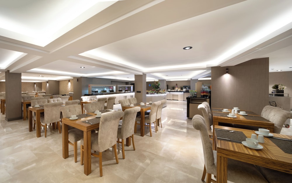 Orka Royal Otel & Spa - Image 81