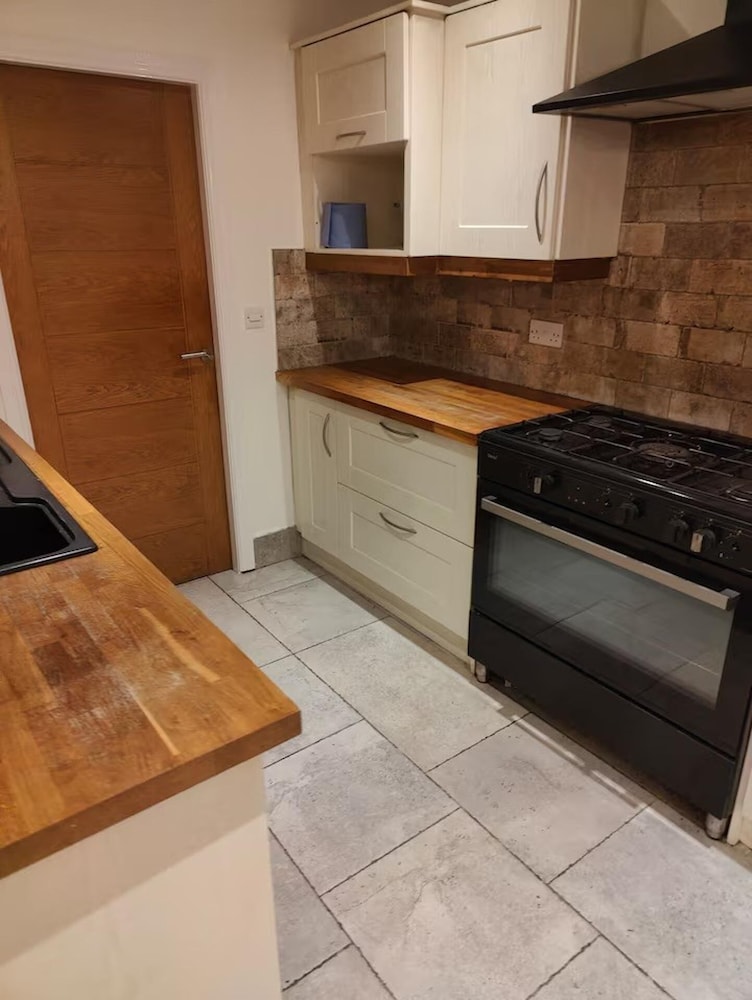 4 Guests - Bbq - Parking - Garden