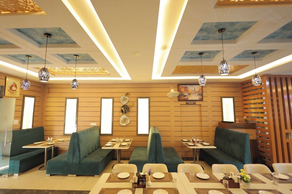 HOTEL SRG INN