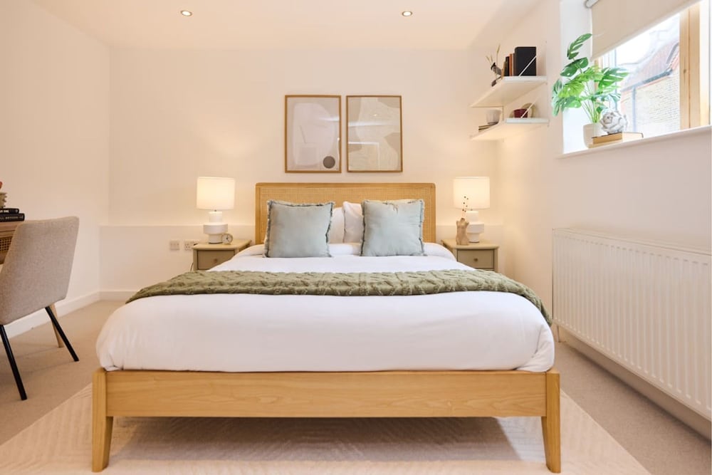 The Gwendolen Retreat - Inviting 2bdr Apartment With Balcony