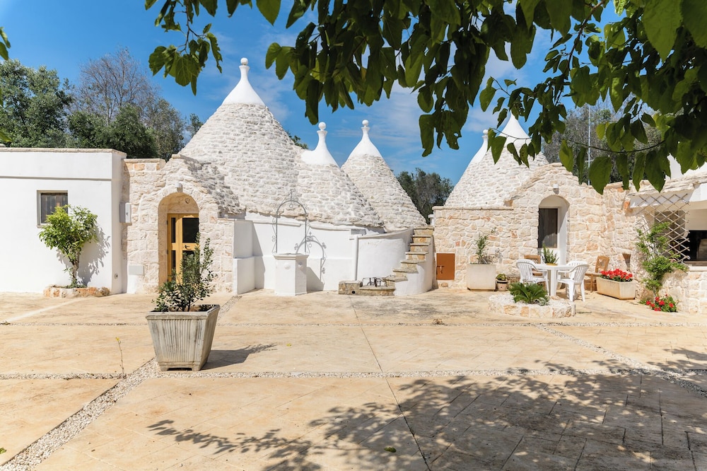 Trulli Isabella by Wonderful Italy