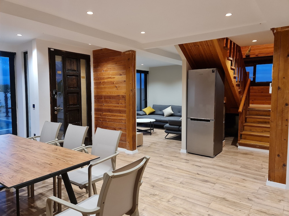 La Mirage Group Villas