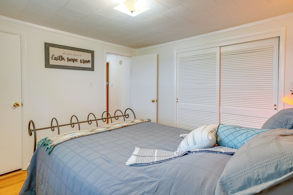 4 Mi to Off-road Park: Beckley Area Townhome