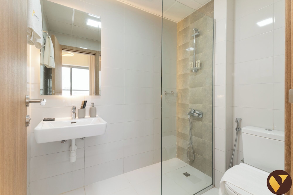 JVC near Circle Mall with full Amenities