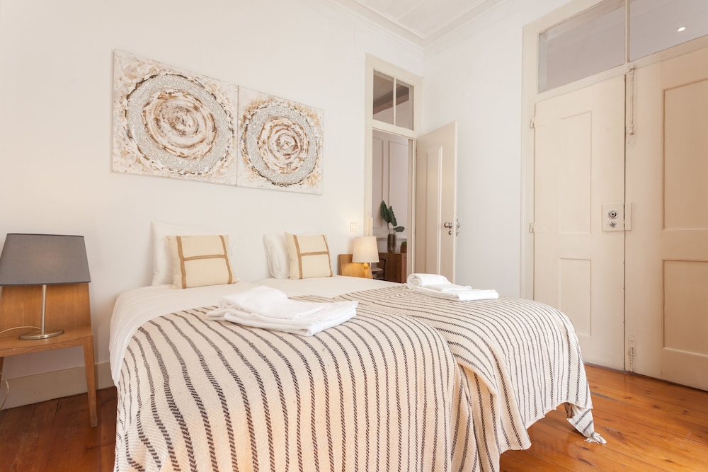 Tejo Vintage Three-Bedroom Apartment - by LU Holidays